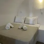 Viletta Verte Fira (Santorini)